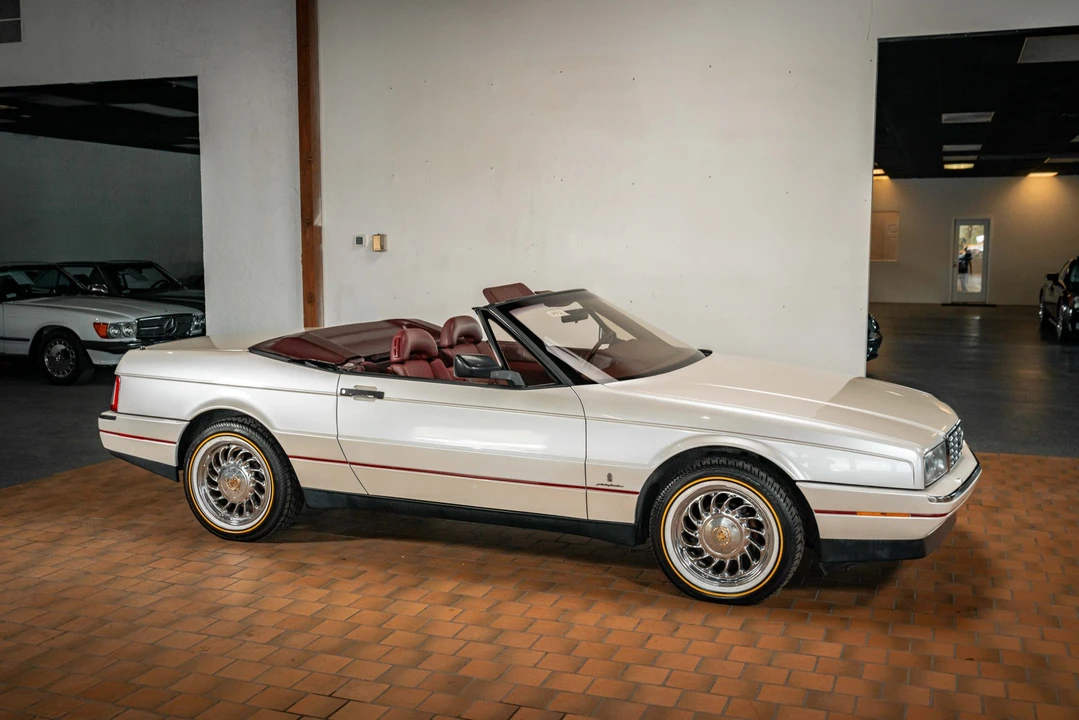 1989 Cadillac Allante - Image 27 of 31