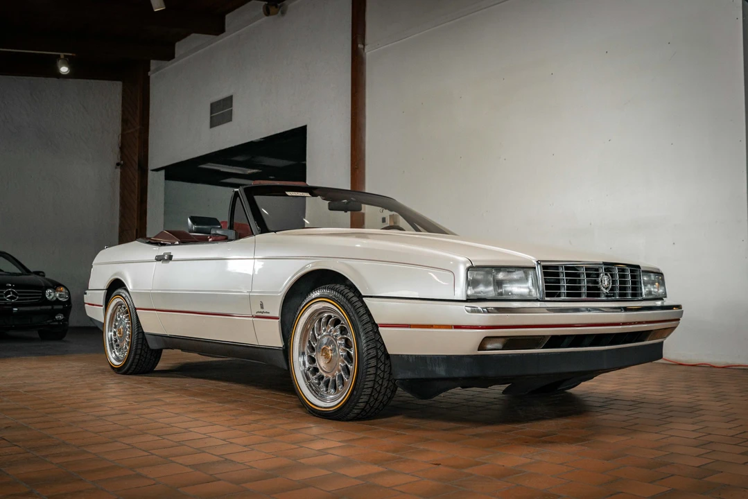 1989 Cadillac Allante - Image 28 of 31