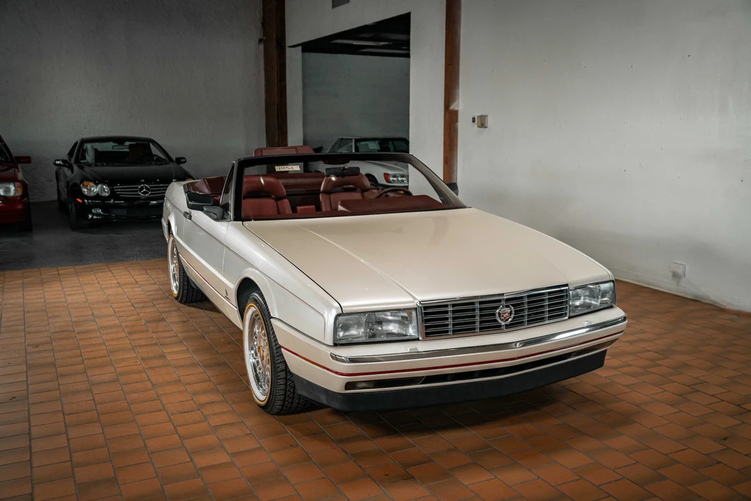 1989 Cadillac Allante - Image 30 of 31
