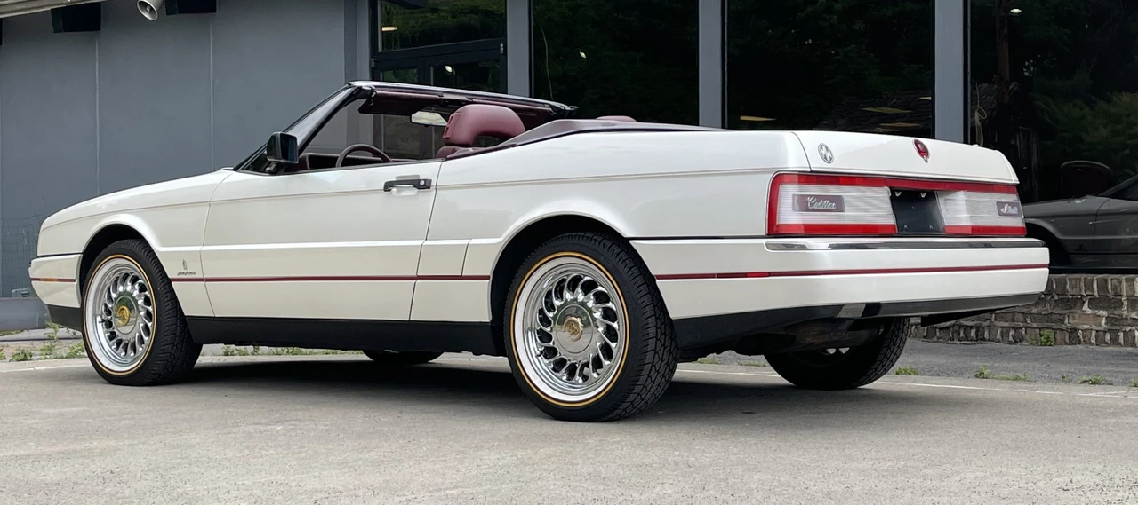 1989 Cadillac Allante - Image 31 of 31