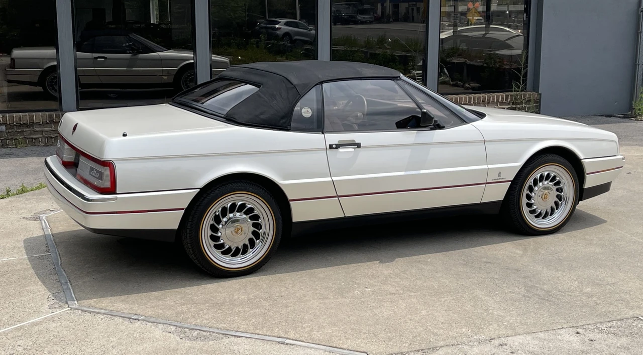 1989 Cadillac Allante - Image 16 of 31