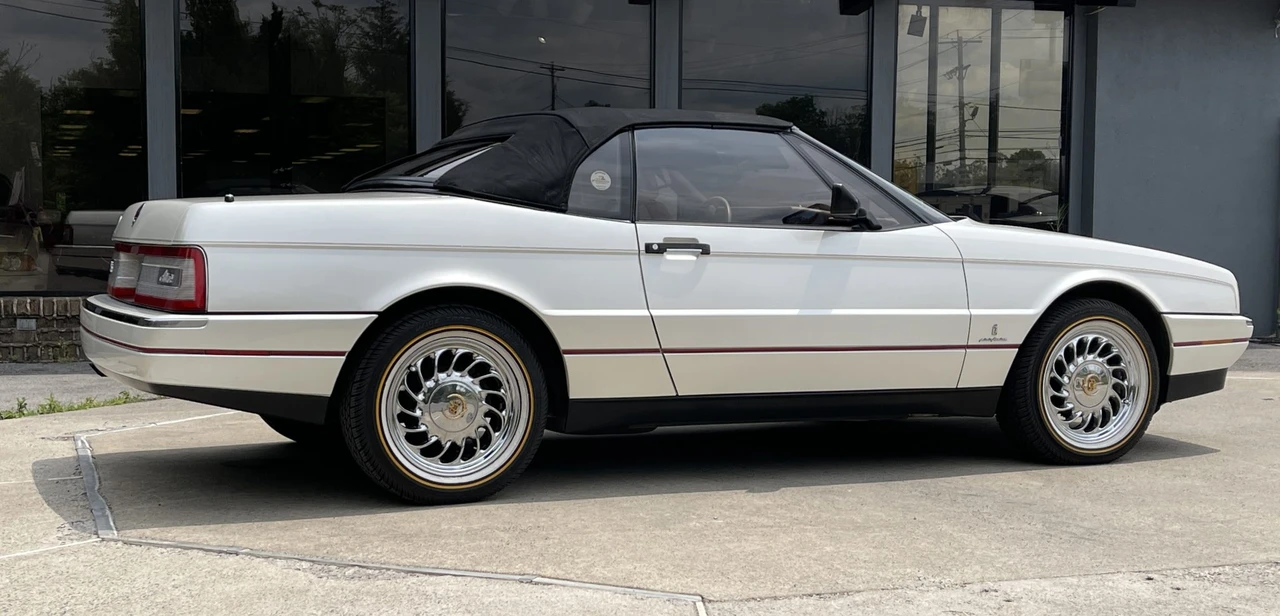 1989 Cadillac Allante - Image 17 of 31