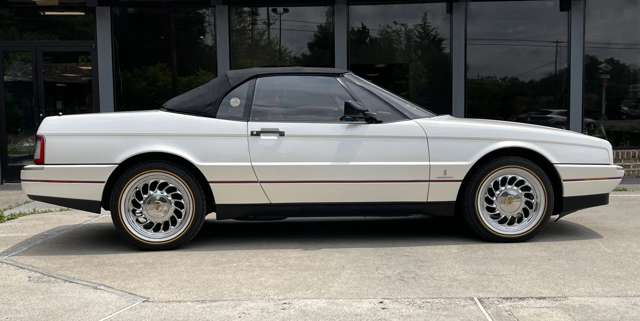 1989 Cadillac Allante - Image 19 of 31