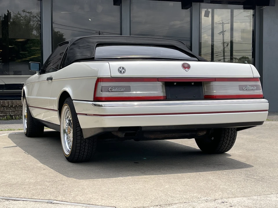 1989 Cadillac Allante - Image 10 of 31