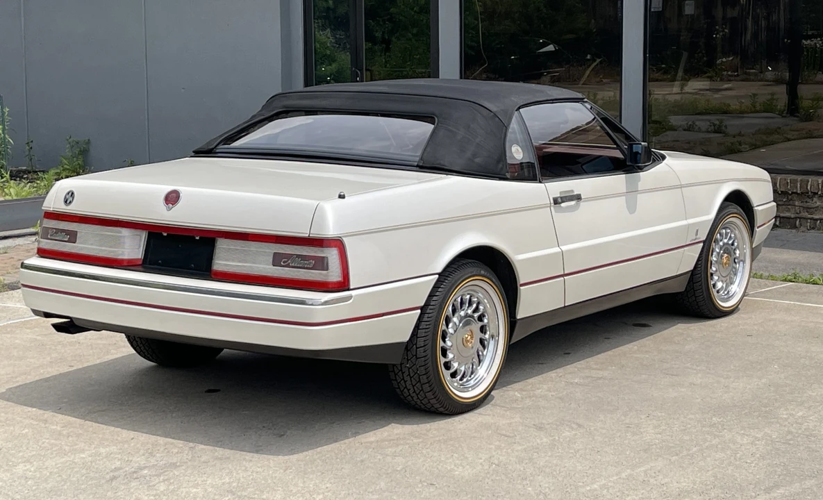 1989 Cadillac Allante - Image 15 of 31