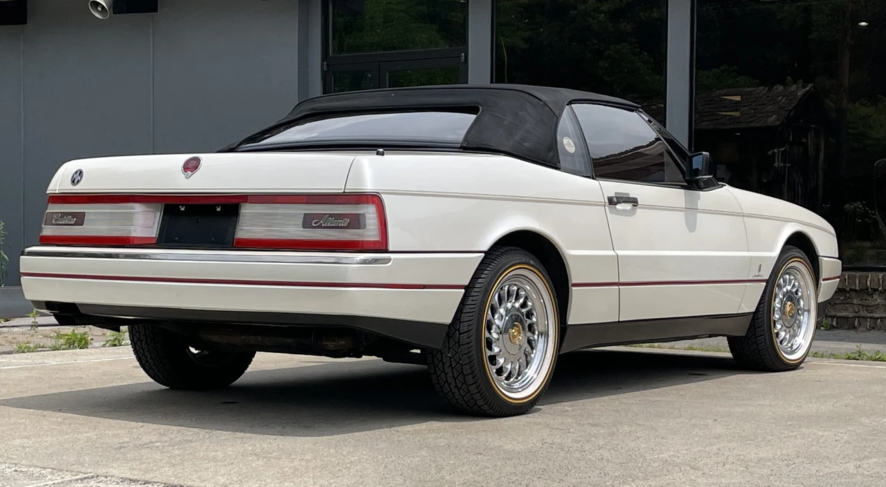 1989 Cadillac Allante - Image 14 of 31