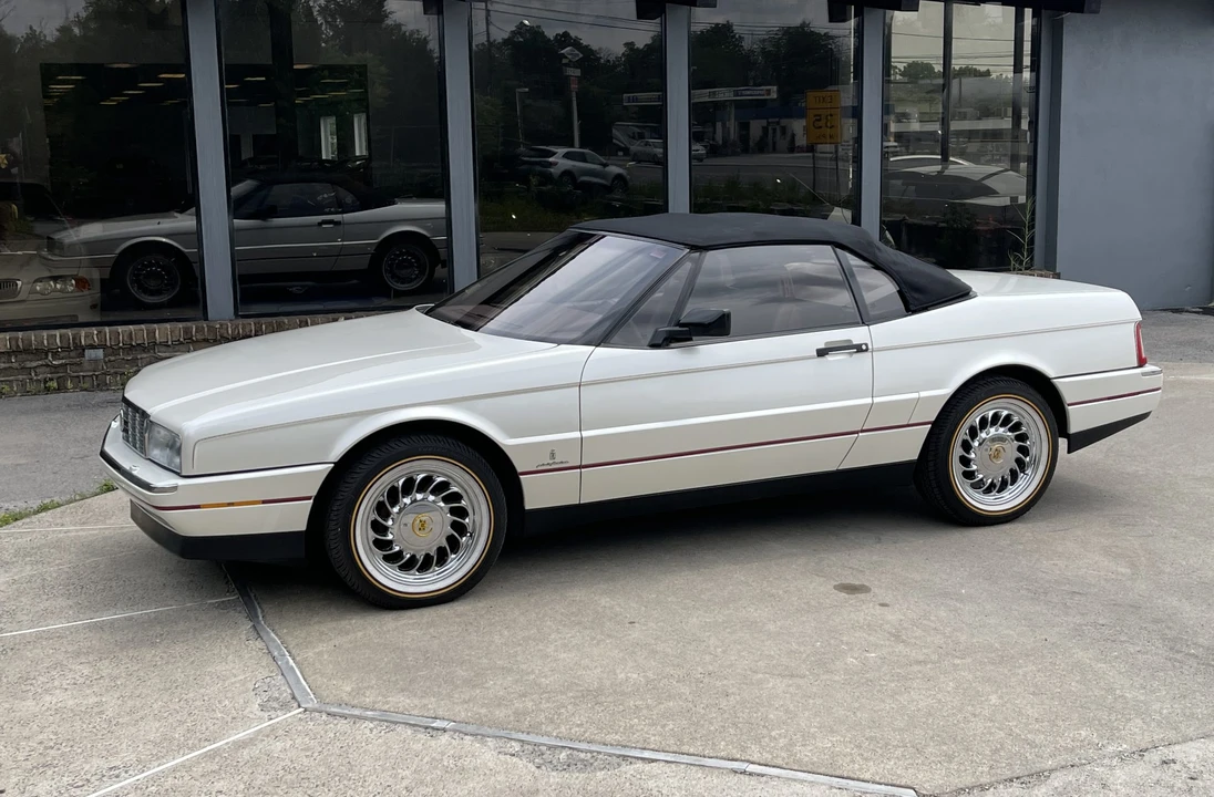 1989 Cadillac Allante - Image 4 of 31