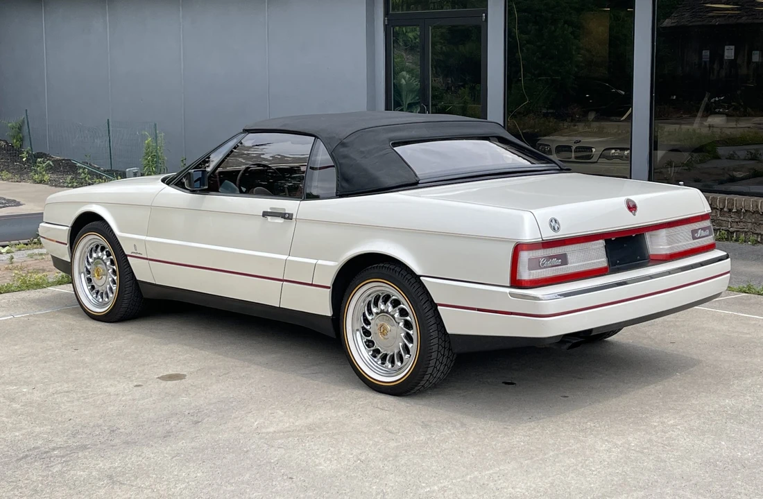 1989 Cadillac Allante - Image 8 of 31
