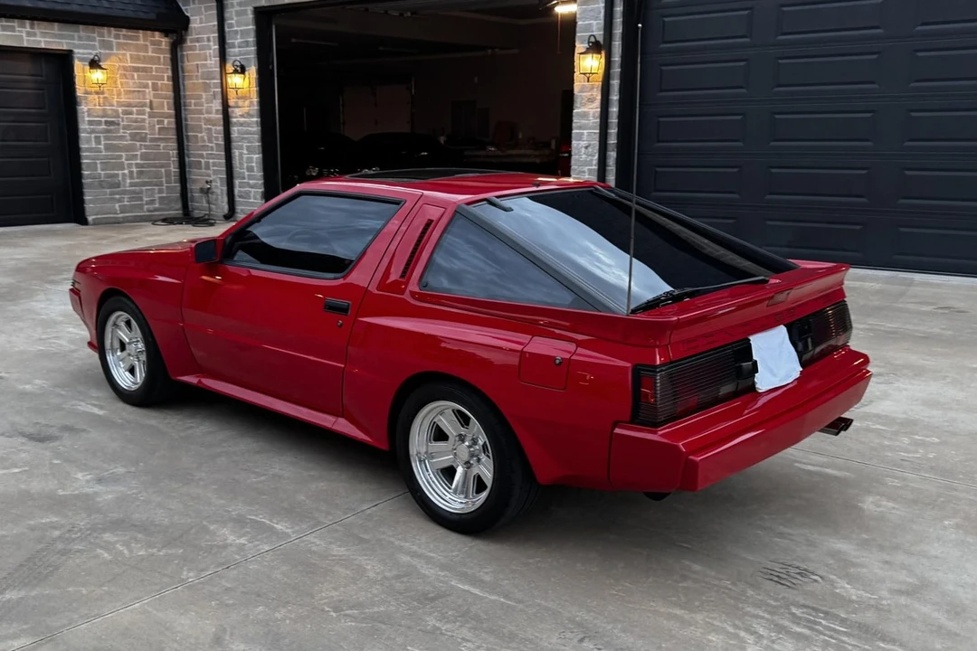 1989 Chrysler Conquest - Image 11 of 31