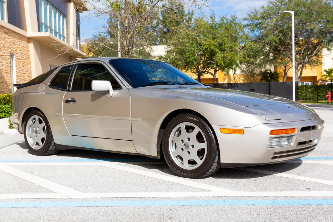 1989 Porsche 944 Turbo - Image 14 of 31