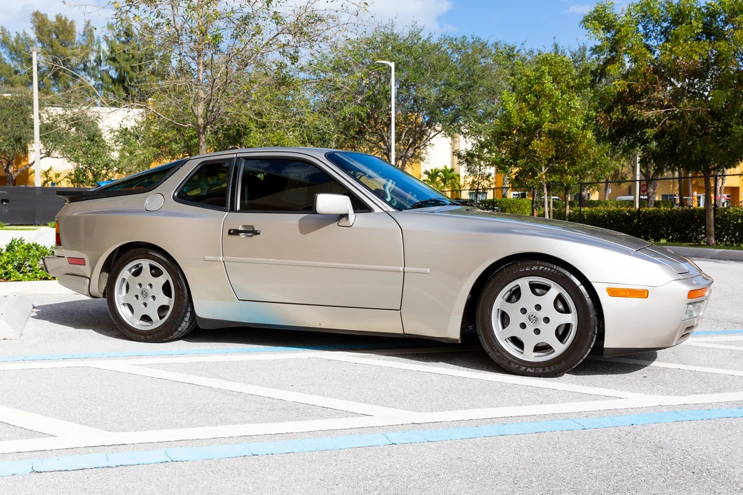 1989 Porsche 944 Turbo - Image 13 of 31