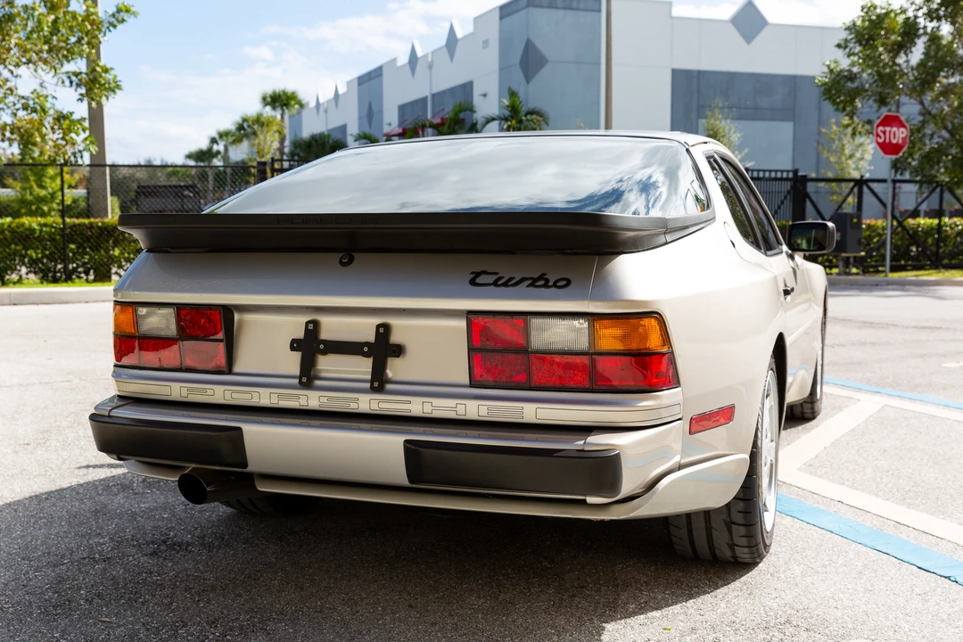 1989 Porsche 944 Turbo - Image 10 of 31