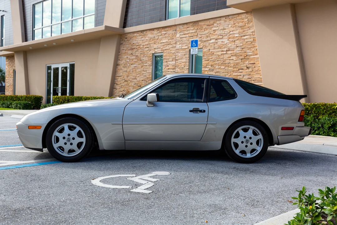 1989 Porsche 944 Turbo - Image 6 of 31