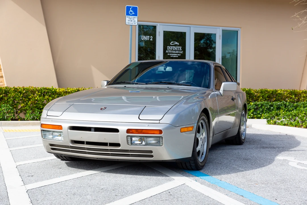 1989 Porsche 944 Turbo - Image 2 of 31