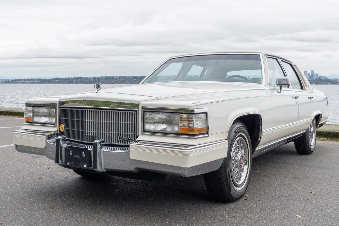 1990 Cadillac Brougham - Image 3 of 31