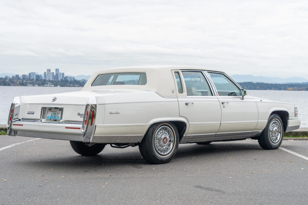 1990 Cadillac Brougham - Image 8 of 31