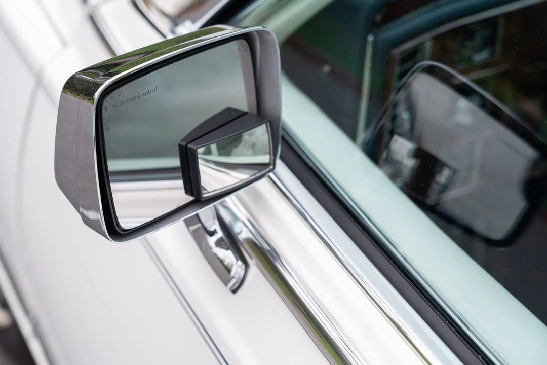 1990 Cadillac Brougham - Image 30 of 31