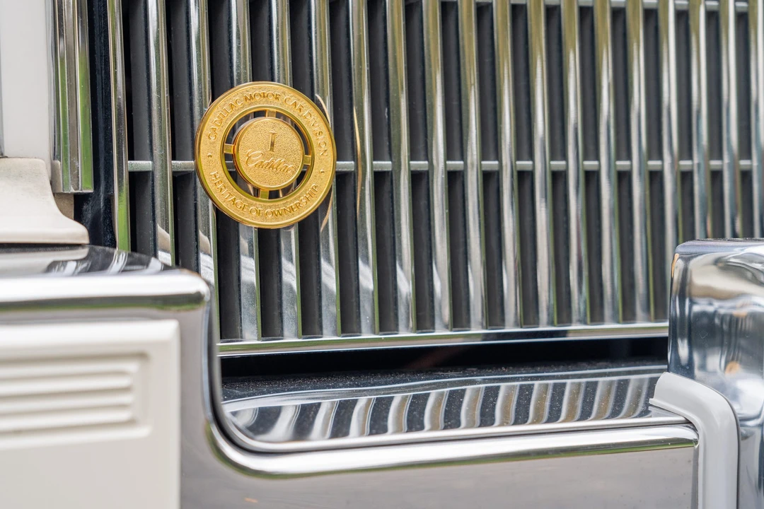 1990 Cadillac Brougham - Image 18 of 31