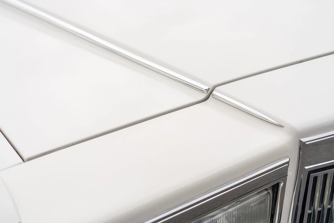 1990 Cadillac Brougham - Image 14 of 31