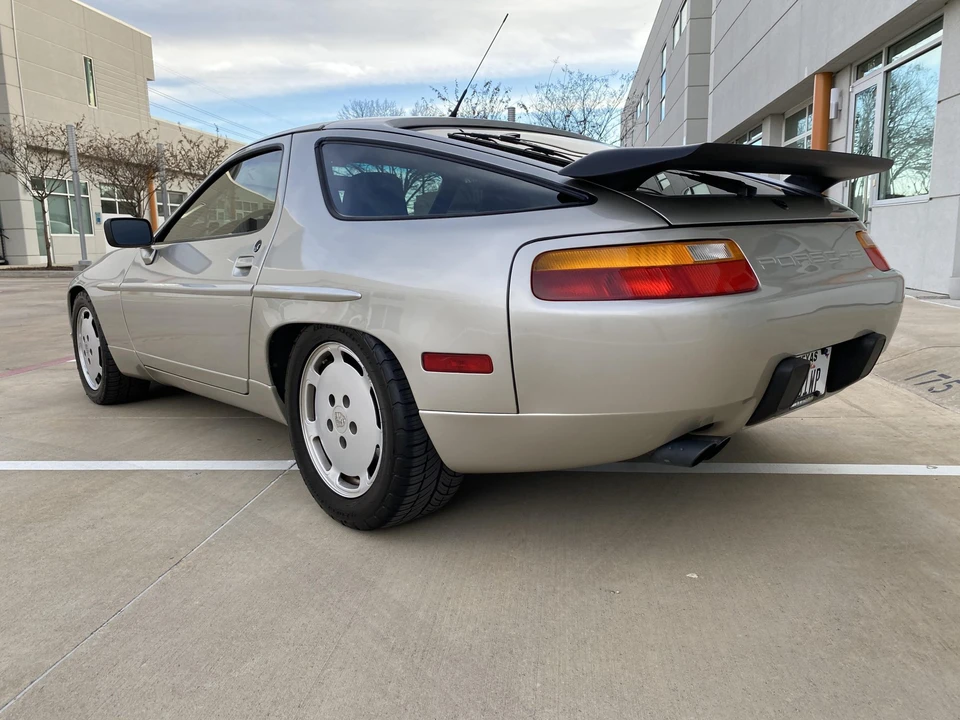 1990 Porsche 928 S4 - Image 15 of 31