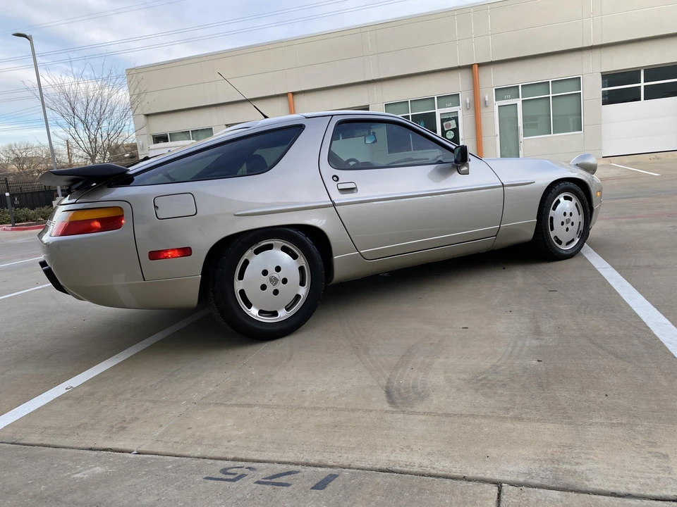 1990 Porsche 928 S4 - Image 30 of 31