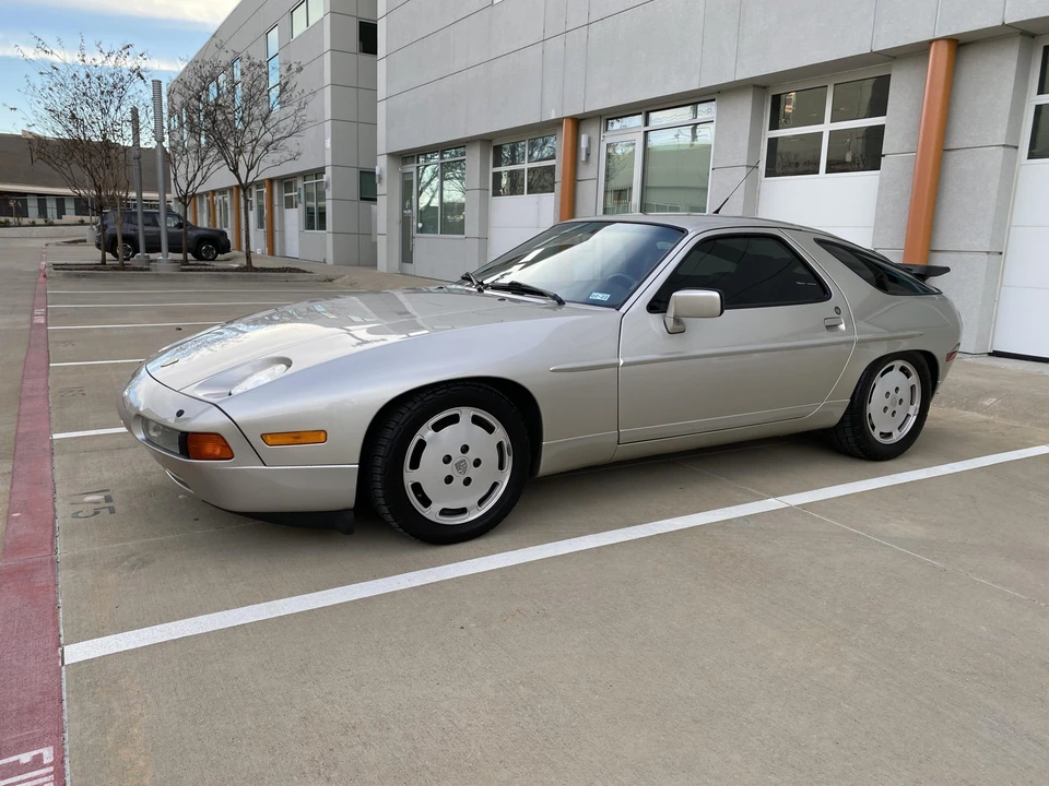 1990 Porsche 928 S4 - Image 8 of 31