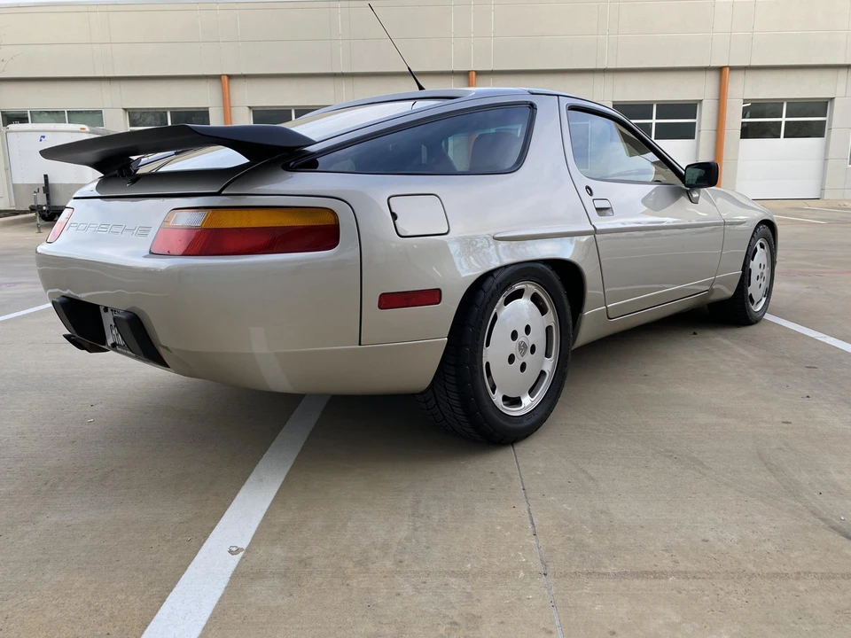 1990 Porsche 928 S4 - Image 28 of 31