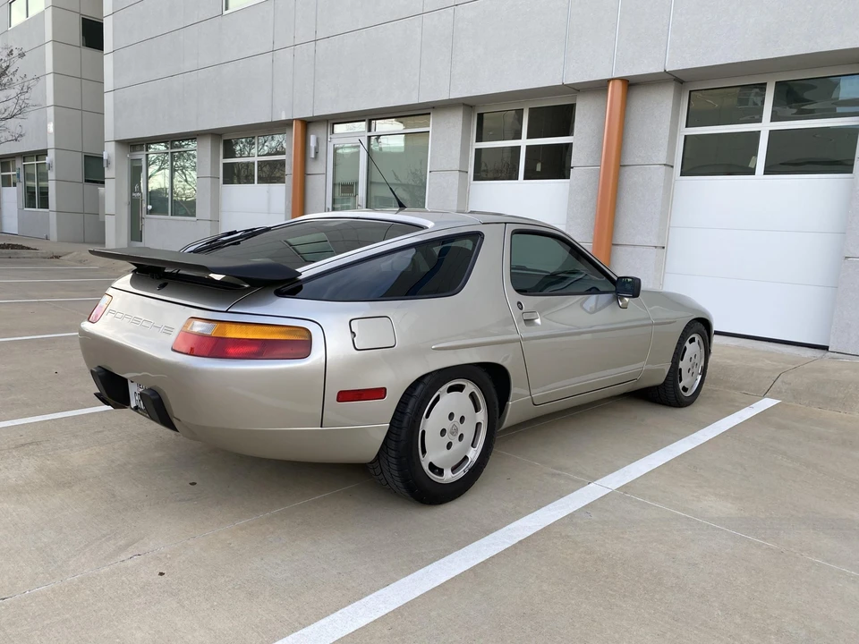 1990 Porsche 928 S4 - Image 29 of 31