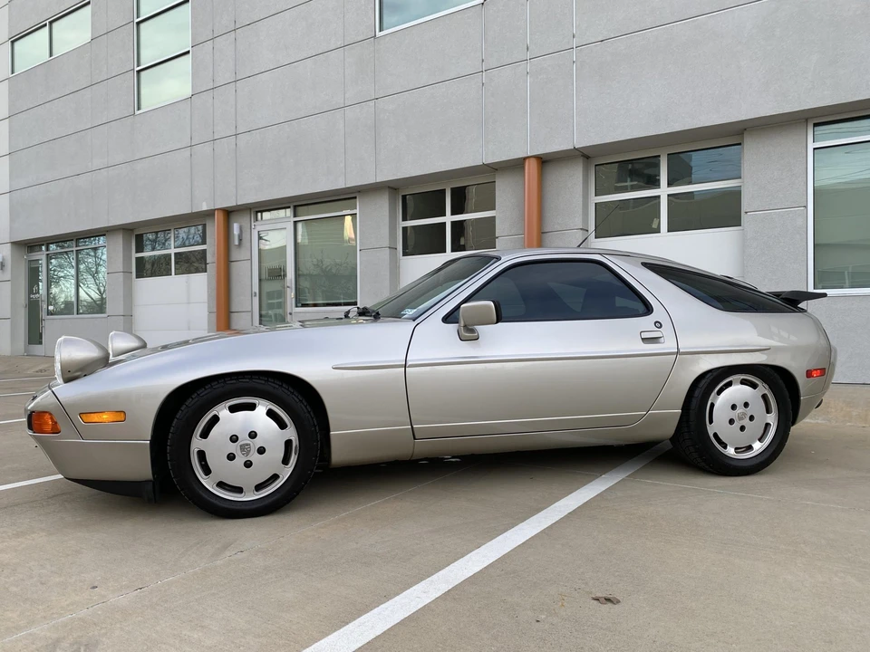 1990 Porsche 928 S4 - Image 10 of 31