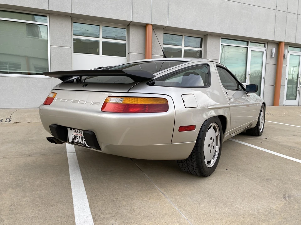 1990 Porsche 928 S4 - Image 26 of 31