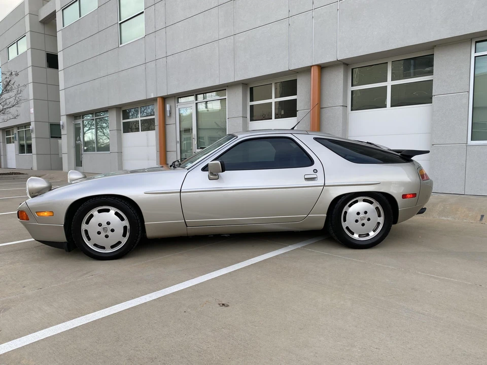 1990 Porsche 928 S4 - Image 12 of 31