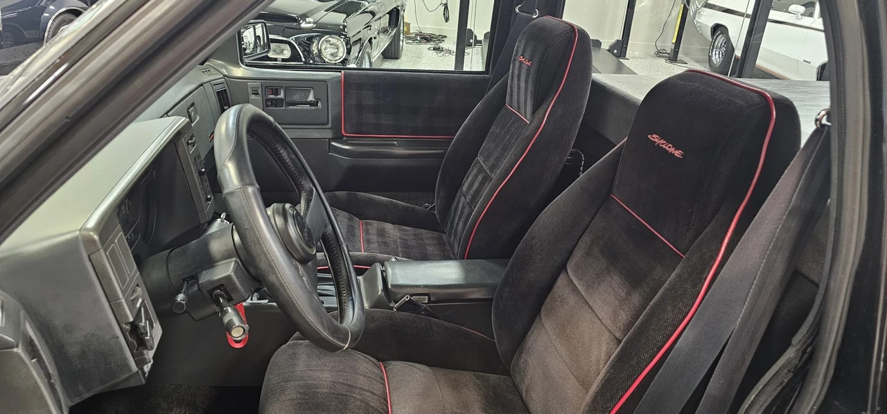 1991 GMC Syclone - Image 24 of 31