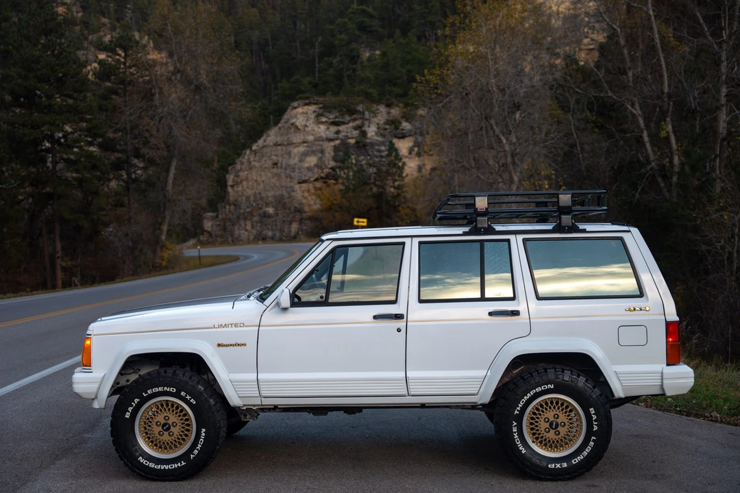 1992 Jeep XJ Cherokee - Image 8 of 31