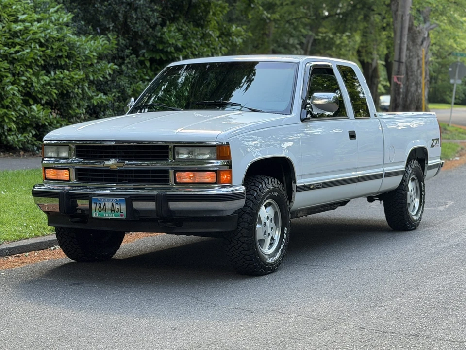 1994 Chevrolet C/K - Image 2 of 31