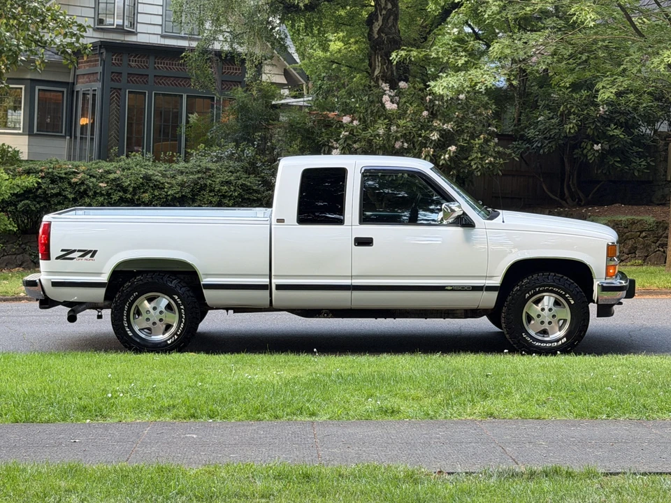 1994 Chevrolet C/K - Image 8 of 31