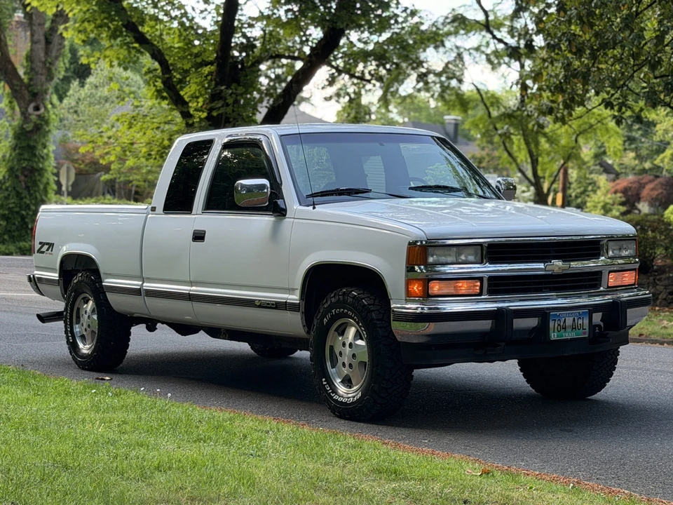 1994 Chevrolet C/K - Image 10 of 31
