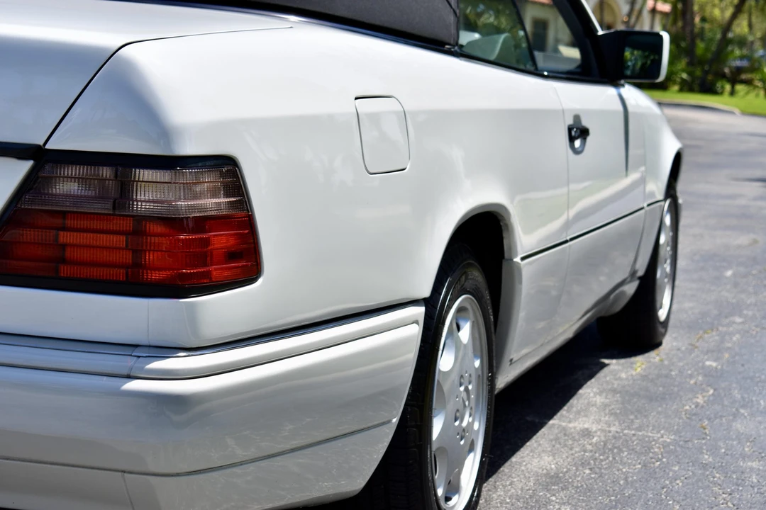 1994 Mercedes-Benz W124 E-Class - Image 24 of 31