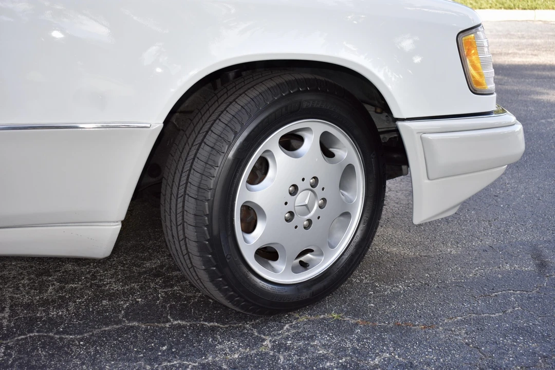 1994 Mercedes-Benz W124 E-Class - Image 23 of 31