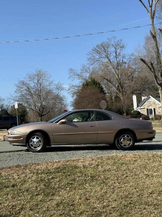1995 Buick Riviera 8th Gen - Image 7 of 31