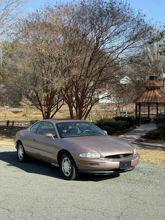 1995 Buick Riviera 8th Gen - Image 20 of 31