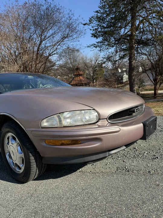 1995 Buick Riviera 8th Gen - Image 22 of 31
