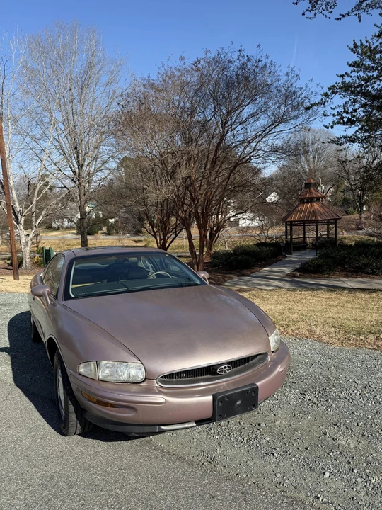 1995 Buick Riviera 8th Gen - Image 21 of 31