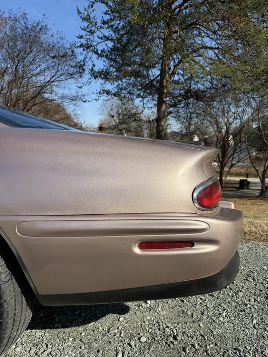 1995 Buick Riviera 8th Gen - Image 28 of 31