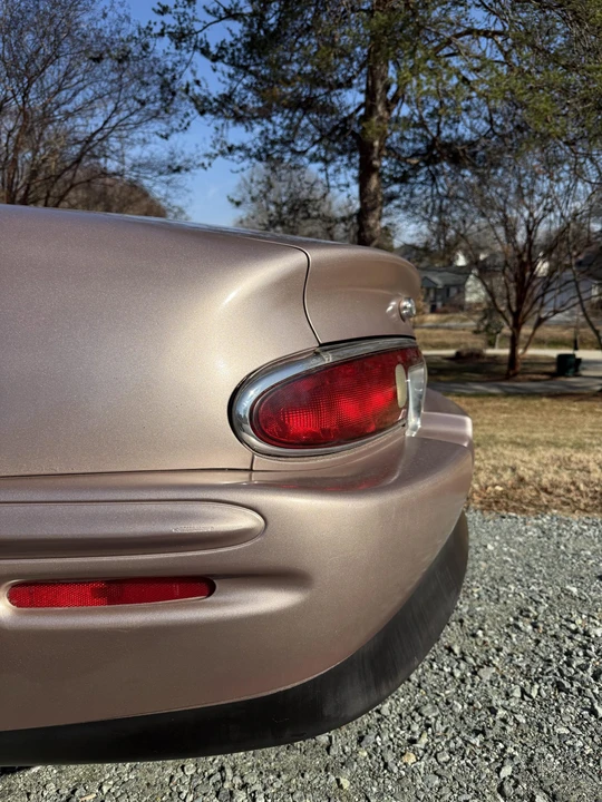1995 Buick Riviera 8th Gen - Image 29 of 31
