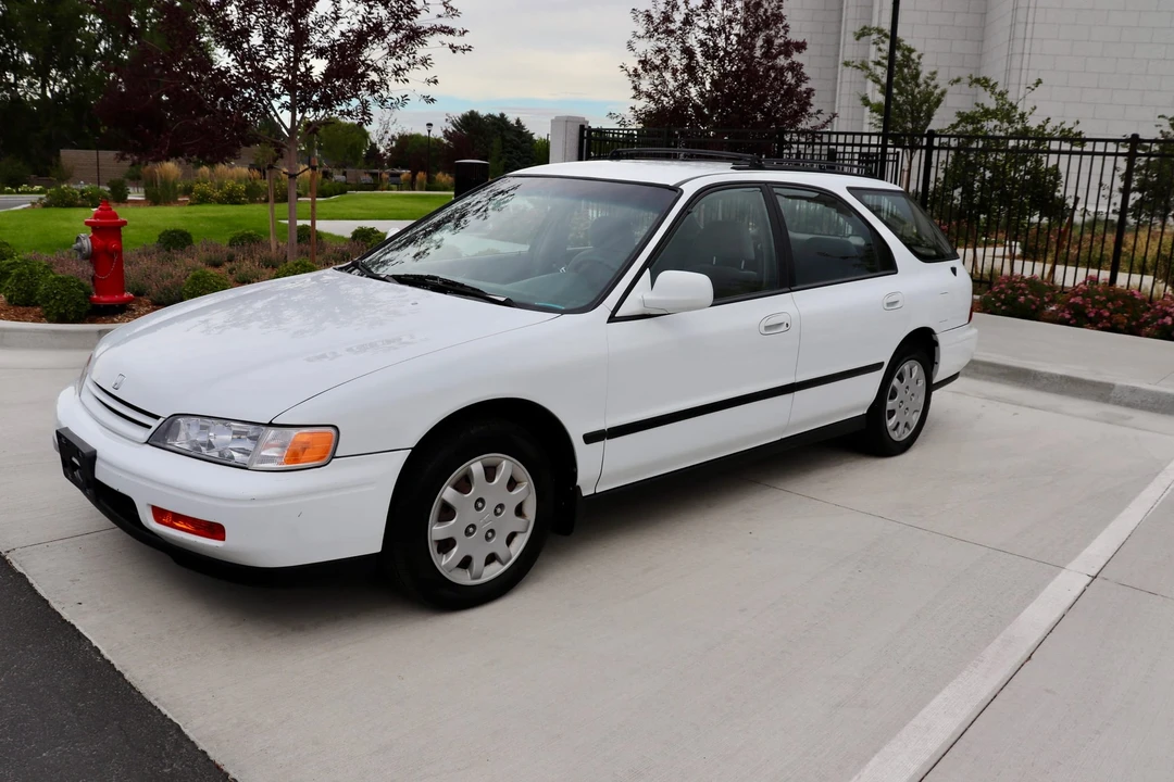 1995 Honda Accord 5th Gen - Image 10 of 31