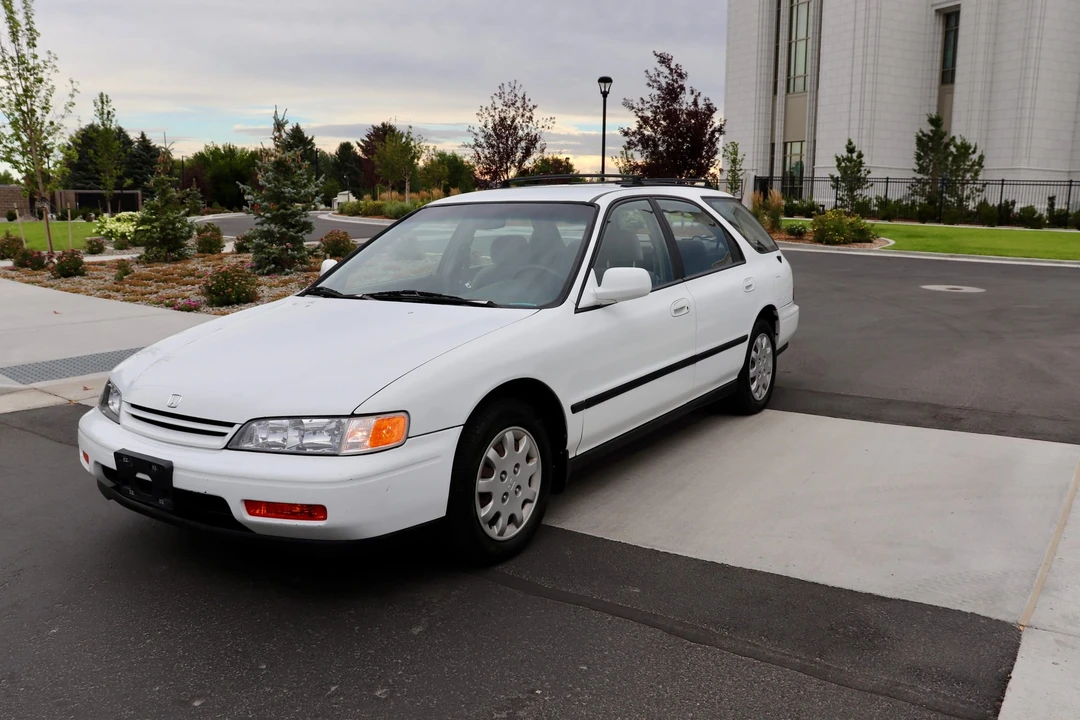 1995 Honda Accord 5th Gen - Image 12 of 31