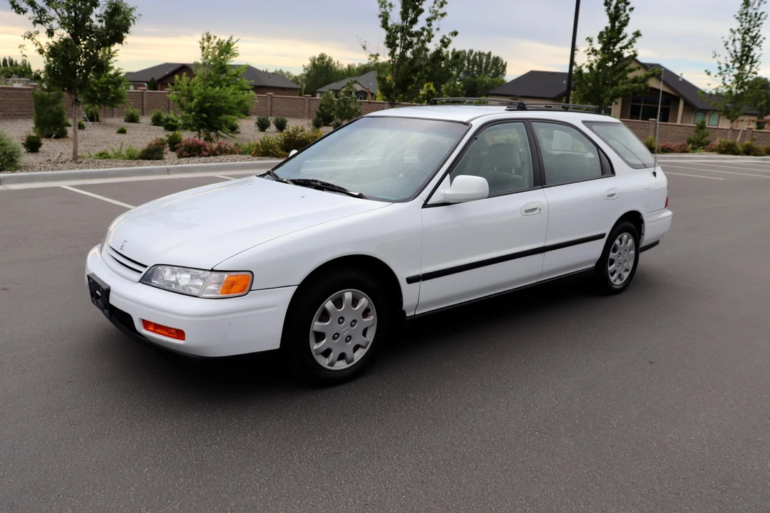 1995 Honda Accord 5th Gen - Image 11 of 31