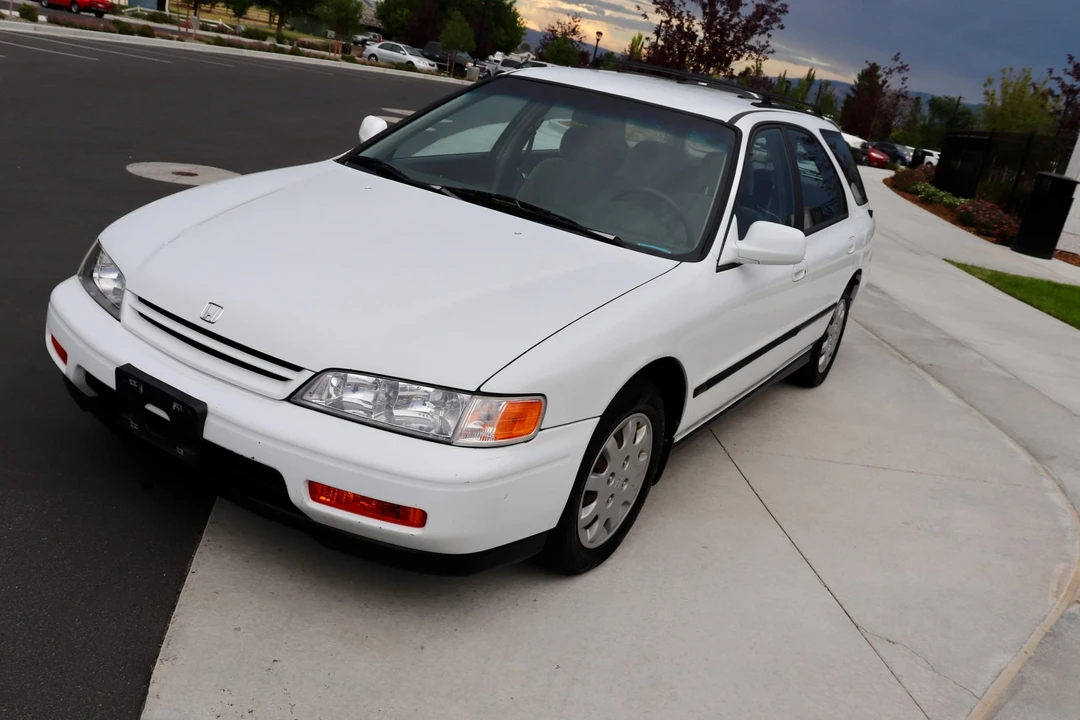 1995 Honda Accord 5th Gen - Image 17 of 31