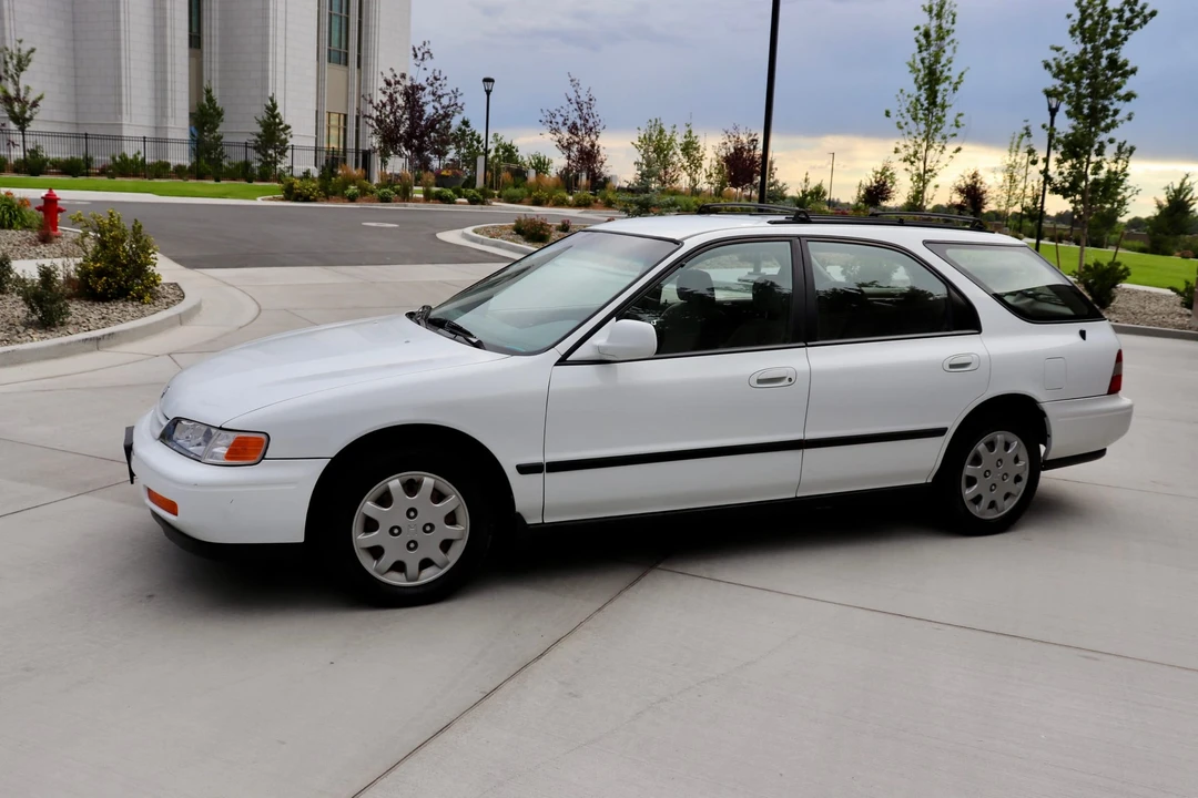 1995 Honda Accord 5th Gen - Image 4 of 31