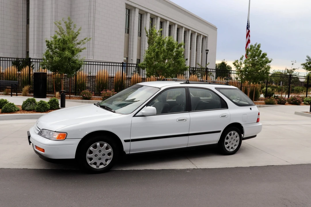 1995 Honda Accord 5th Gen - Image 6 of 31